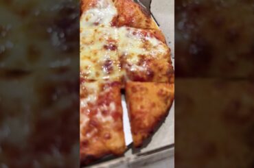 #travelvlog #indiana #food #pizzaking #pizza #delicious #pizzacheese #italianfood #foodie #cheese
