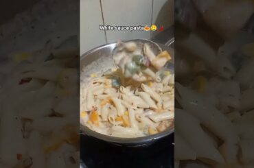 White Sauce Pasta🍝😍||Creamy, Chessy pasta.#food #whitesaucepasta #cooking