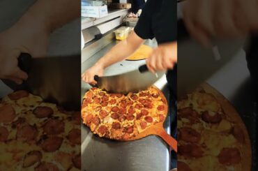 ROUND TABLE PIZZA  #usa #pizza #food #fastfood #pizzalover #italianfood #pizzafood #pizzatime #Lodi