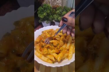 red sauce pasta 😋 #shorts #youtubeshorts #ytshorts #viral #pasta #food #shortvideo
