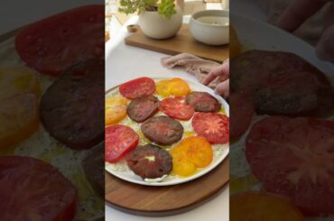 Easy Tomato & Tsaziki Salad ✨ #shorts