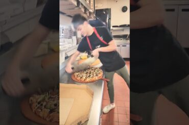 ROUND TABLE PIZZA  #usa #pizza #food #fastfood #pizzalover #italianfood #pizzafood #pizzatime #Lodi