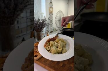 Creamy pesto pasta with bacon and stracciatella-restaurant vibes at home. #recipe #pasta #pesto