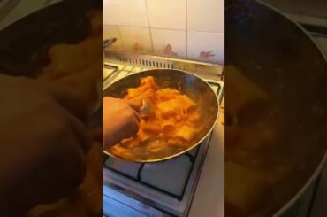#pasta #italy #trendingshorts #youtubeshorts #viral #food #foryou #music