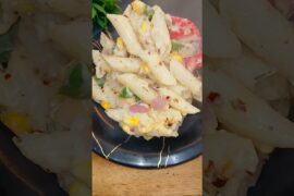 First time banaye White sauce pasta #shorts #shortsfeed #recipe #food #foodie #pasta #easyrecipe