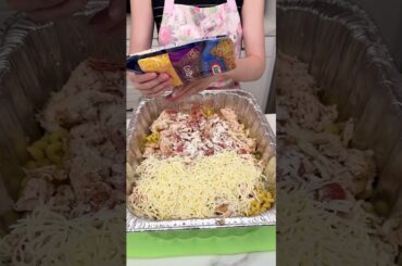 Easy dinner to feed a crowd! #recipe #easyrecipe #dinner #pasta #chicken #bacon #ranch