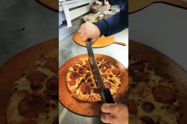 ROUND TABLE PIZZA  #usa #pizza #food #fastfood #pizzalover #italianfood #pizzafood #pizzatime #Lodi