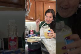 LASAGNA SOUP is my teenage daughters favorite soup! Epically the ricotta and mozzarella topping!