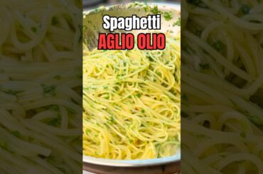 Spaghetti Aglio e Olio 🧄🌶️ | Pure Italian Comfort