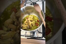 Risotto with carciofi!  #italianfood  #cooking #calabria #recipe #italy #calabrianfood #risotto