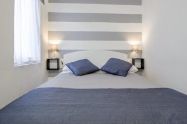 Appartamento con 2 camere e 2 bagni in centro con parcheggio | Matera, Italy | Hotel Review 🛏️