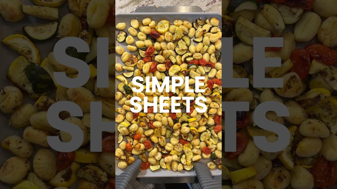 Parmesan Chicken & Roasted Gnocchi (609 Cals) #mealprep #macrofriendly Parmesan Chicken & Roasted Gnocchi (609 Cals) #mealprep #macrofriendly