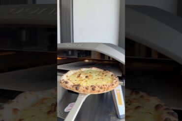 A quick bake in the Ooni Koda 2 Pro. 👌🏻 #shorts #pizza