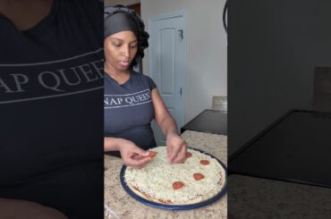 #fyp #quickrecipe #dinner #pizza #pizzalover #homemade #foodshorts #recommended #cookingchannel