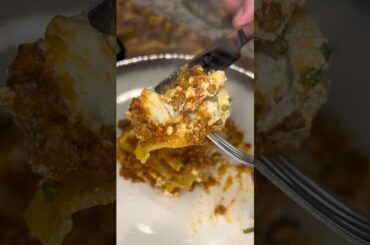 Classic lasagna with the perfect layers 🍝 #lasagna #italianfood #pasta #foodie