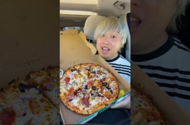 Papa John’s Pan Pizza Is Back Baby! 🔥 #shorts