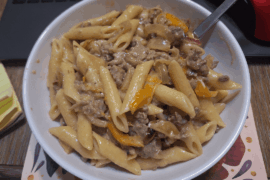 Roasted onion and bellpepper pasta with minced lamb, and a bit of cream sauce