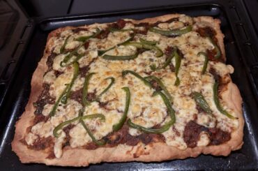 Snowing outside, so home made pizza for dinner 🍕