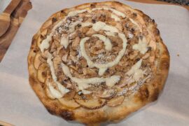 Apple tart pizza