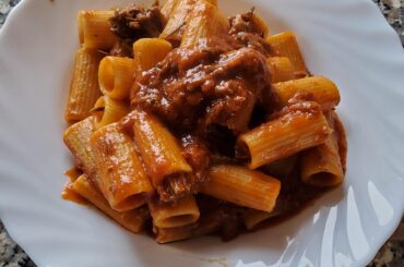 Rigatoni with stew sauce