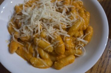 Cavatelli with a Roasted Pepper and cream sauce.
