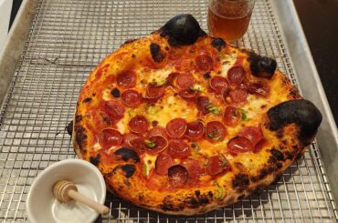 Hot Honey, pep, spicy marinara, Serrano Chiles, fior di latte