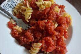 Simple pasta and tomato sauce.