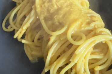 Spaghetti tuna fillet, lemon and turmeric