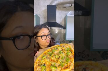 PIZZA #homemadepizza #pizzafromscratch #recipe #food #italian #pizza #subscribe #youtube #foodie