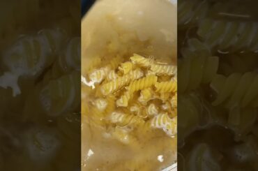 Creamy chicken pasta recipe! #spicy #creamypasta #cheesy #chickenpasta #receipe #viralshortsvideo