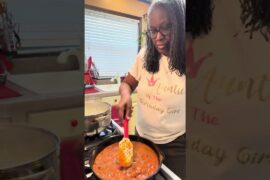 Spaghetti and Caesar Salad #cookwithmyra  #myraharris #softspoken #shorts