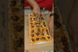 chicken pizza 😋😋😋🤗🤗