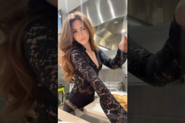 Slicing pizza!! #pizza #pasta #italianfood #dinnertime #calgary #entrepreneur