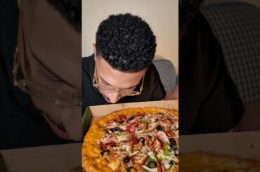 The CHEDDAR stuffed crust from @papajohnsuae9820 hits different you gotta give it a try 😍