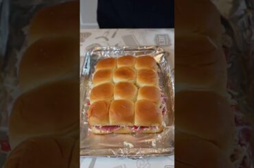 Cheesy Italian Sliders 🧀