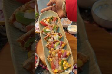 Tava roti pizza 🍕#leftoverrotipizza#ytshorts#shortsviral#trendingshorts#annapurnavanita