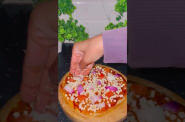 Home Made pizza 🍕 recipe #viralvideos #pizzarecipe #homemadereceipe #cooking #tastyindia