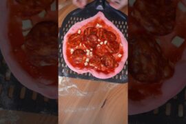 Pink Heart Shaped Pizza for Valentine’s Day #pizza