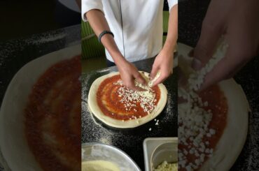 Woodfire pizza😋#pizza #food #youtubeshorts #shortsviral #viralvideo #pizzalover #viralvideo #trend