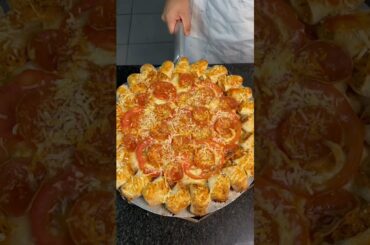 Borda pãozinho, na marguerita 🍅🌿#pizza #shorts