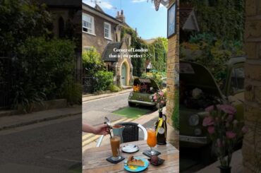 One of the most charming coffee shops in London 🥹 #prettylittlelondon #londoncafe #coffee #shorts