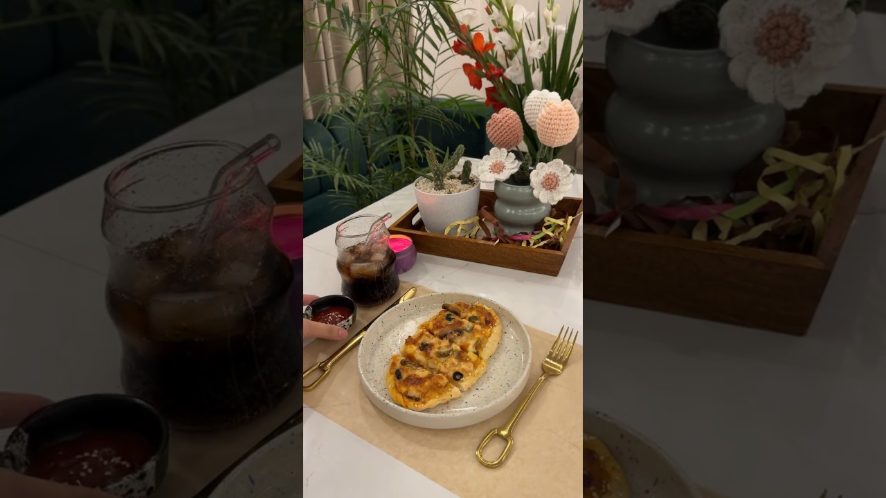 Chicken Pizza #easypasta #cooking #pastatime #shorts #pizza #calzone #italian Chicken Pizza #easypasta #cooking #pastatime #shorts #pizza #calzone #italian