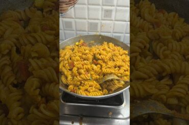 veg pasta recipe 😋#manyavlog #minivlog #shortsviral #foddielover #food #recipe #cooking #video #reel