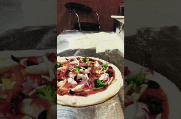 Farmhouse pizza #pizza #itspizzatime #pizzalover #foodie #pizza #italy #food #italiancake #pizzabak