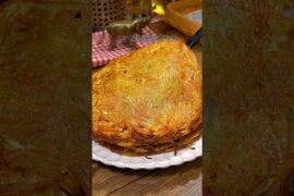 बिना आटा गूंथे बनाएँ क्रिस्पी आलू पराठा😋| Aloo Paratha #shorts #food #recipe