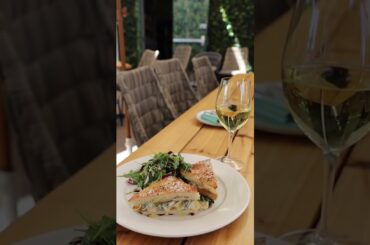 Food always tastes better when it’s shared 🍽️🍷 #sanantoniowinery #winetasting  #winetastingtours