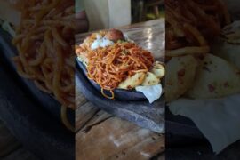 Italian Veg Sizzler in India. #pasta #india #sizzlers #vegetarian #italy #foodvlog #hotplate #potato