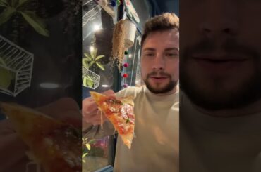 This Italian pizza spot if pure vibes 🍕