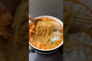 Samyang Buldak Carbonara Spicy Cheese Noodles with Dumplings and Cheese Sausage #shorts #food