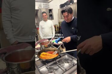 How to make Spaghetti all'assassina in Puglia Italy #cheesemonger #food #italy